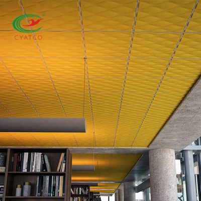 Fazendo isolamento sonoro os painéis de teto acústicos da fibra torne multicolorido