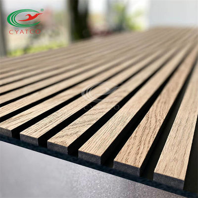 Laminado folheie os painéis de parede de madeira Mildewproof da veneziana acústica sem sabor