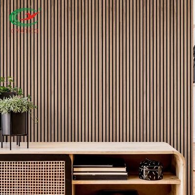Parede natural do acento da veneziana da madeira de carvalho à prova de chama para a decoração da sala