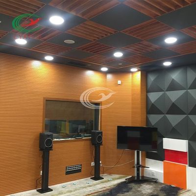 O projeto acústico da arquitetura do estúdio de gravação prático faz isolamento sonoro