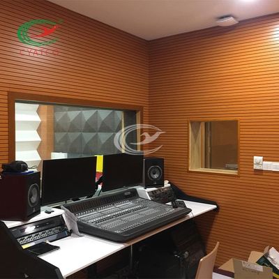 O projeto acústico da arquitetura do estúdio de gravação prático faz isolamento sonoro